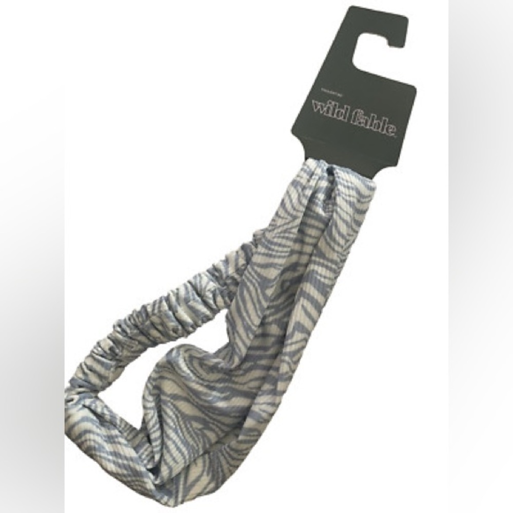 NWT Wild Fable Blue and White Tiger Striped headband with Elastic